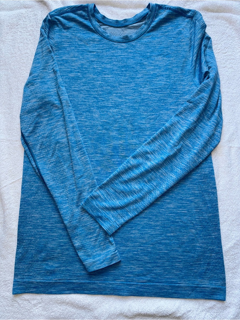 lululemon athletica Men's Long Sleeve Heathered Blue Crew